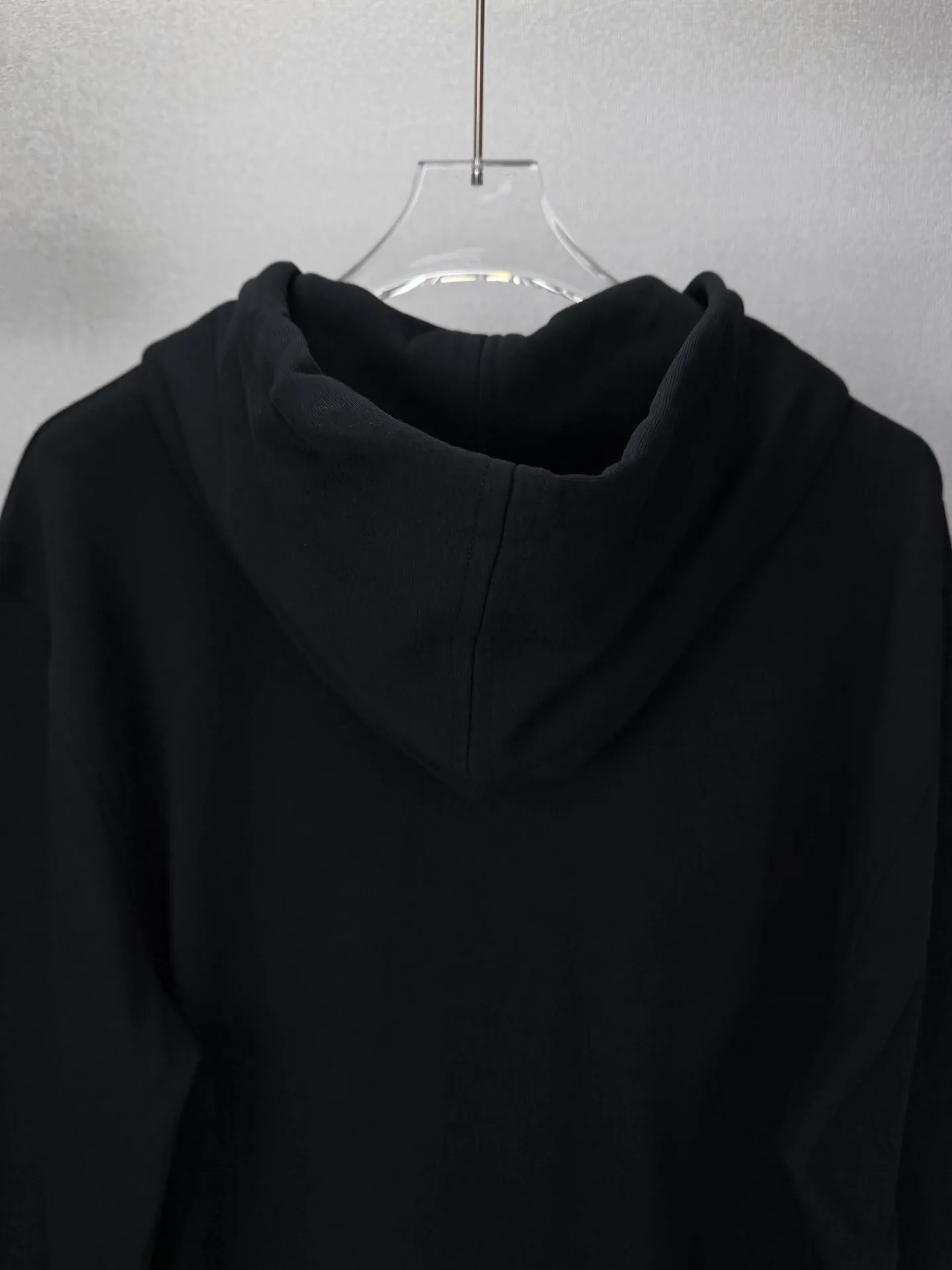 (top version) Ami 2026 New Arrival chest embroidery🪡Love couple style hooded zipper jacket🔥High version🔥High version🔥Original fabric Digital direct printing technology Internet celebrity Same Style High version High Quality😘😘The fabric is made of 430g double-strand pure cotton terry material. It feels very comfortable, fashionable and personalized. It is a super Versatile and good-looking jacket. Very suitable for both men and women. A must-have item for everyone. Packaging, tag, collar label, washed wheat, complete 👍 Color: Black Size: S-XL